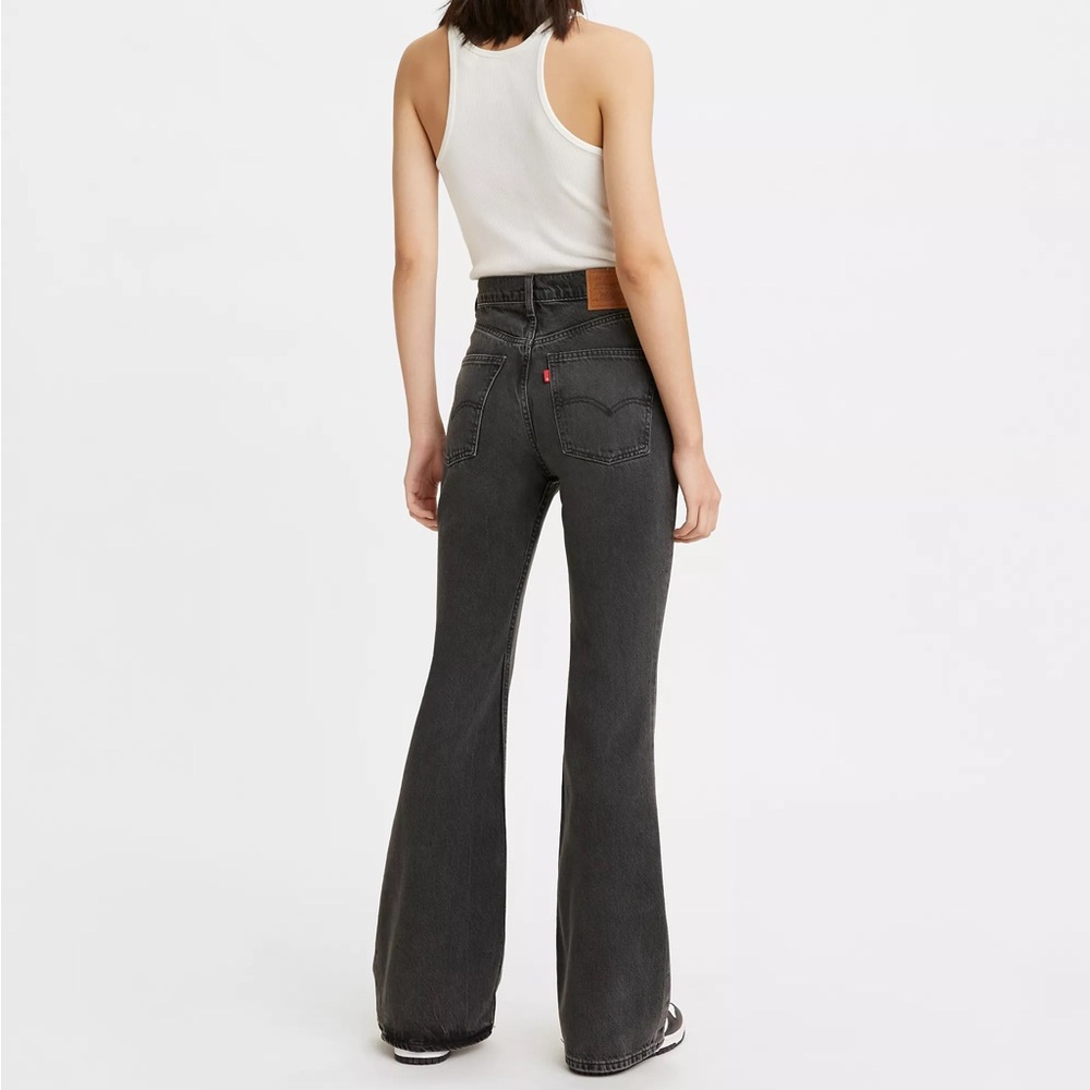 Levi’s 70s High Rise Flare Jean, Size 28 x 32  (actual waist measurement is 30”)